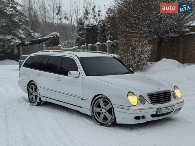 Білий Мерседес Е-Клас, об'ємом двигуна 3.2 л та пробігом 470 тис. км за 3550 $, фото 1 на Automoto.ua