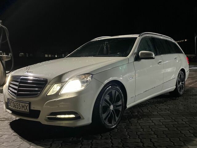 Белый Мерседес Е-Класс, объемом двигателя 2.1 л и пробегом 292 тыс. км за 11899 $, фото 1 на Automoto.ua