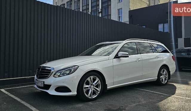 Белый Мерседес Е-Класс, объемом двигателя 2.1 л и пробегом 249 тыс. км за 15966 $, фото 1 на Automoto.ua