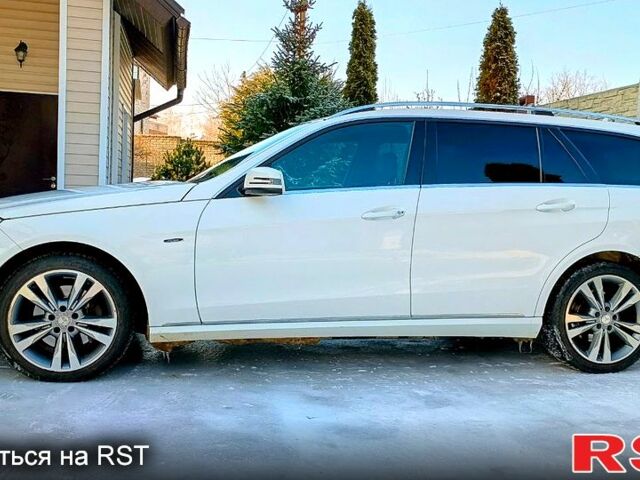 Белый Мерседес Е-Класс, объемом двигателя 2.2 л и пробегом 33000 тыс. км за 17700 $, фото 1 на Automoto.ua