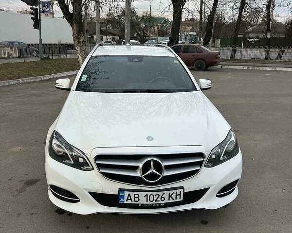 Білий Мерседес Е-Клас, об'ємом двигуна 2.1 л та пробігом 260 тис. км за 17000 $, фото 1 на Automoto.ua