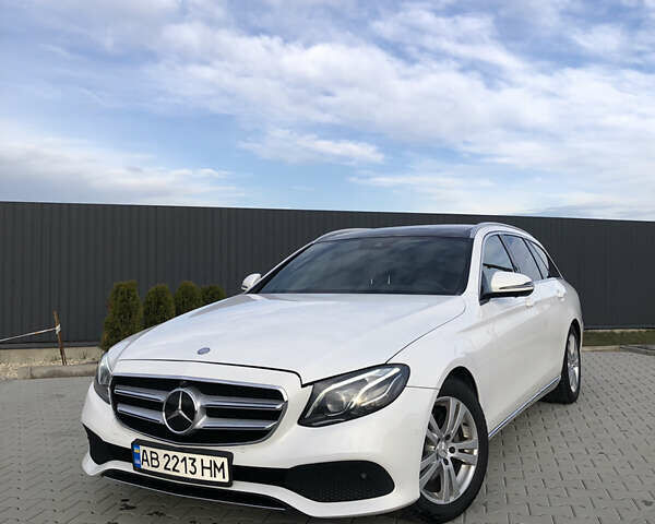 Белый Мерседес Е-Класс, объемом двигателя 1.95 л и пробегом 245 тыс. км за 20999 $, фото 1 на Automoto.ua