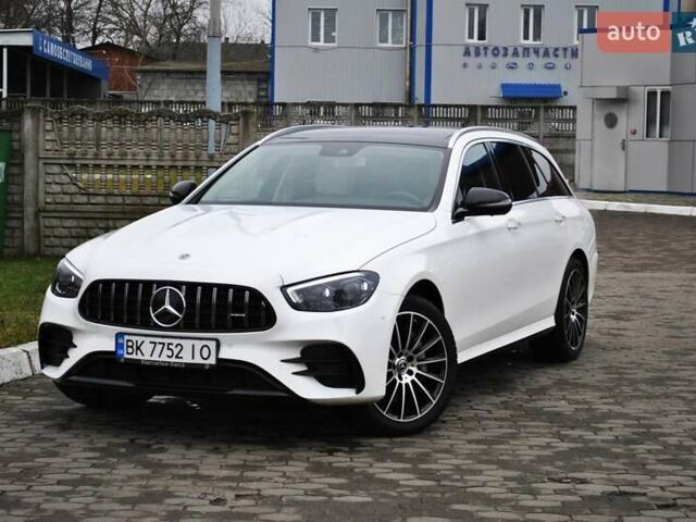 Білий Мерседес Е-Клас, об'ємом двигуна 3 л та пробігом 55 тис. км за 36500 $, фото 1 на Automoto.ua