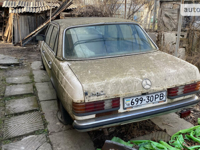 Бежевий Мерседес Е-Клас, об'ємом двигуна 2 л та пробігом 350 тис. км за 777 $, фото 1 на Automoto.ua