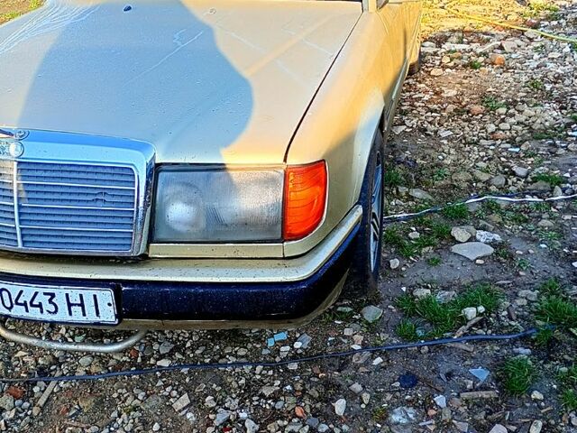 Бежевый Мерседес Е-Класс, объемом двигателя 3 л и пробегом 0 тыс. км за 1680 $, фото 1 на Automoto.ua