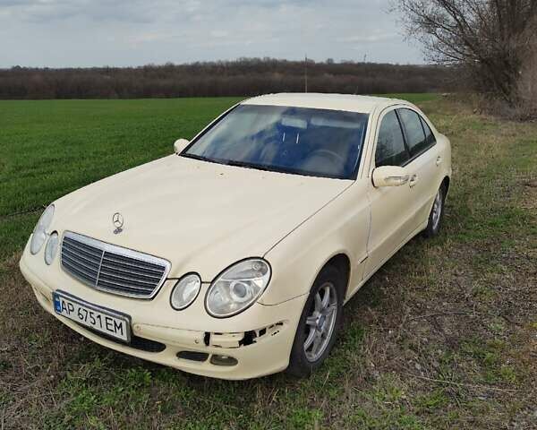 Бежевый Мерседес Е-Класс, объемом двигателя 2.15 л и пробегом 451 тыс. км за 4900 $, фото 1 на Automoto.ua