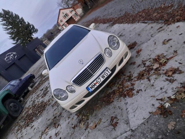 Бежевий Мерседес Е-Клас, об'ємом двигуна 2 л та пробігом 370 тис. км за 3150 $, фото 1 на Automoto.ua