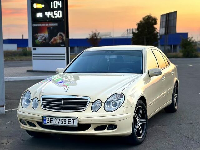 Бежевий Мерседес Е-Клас, об'ємом двигуна 2.1 л та пробігом 350 тис. км за 8000 $, фото 1 на Automoto.ua