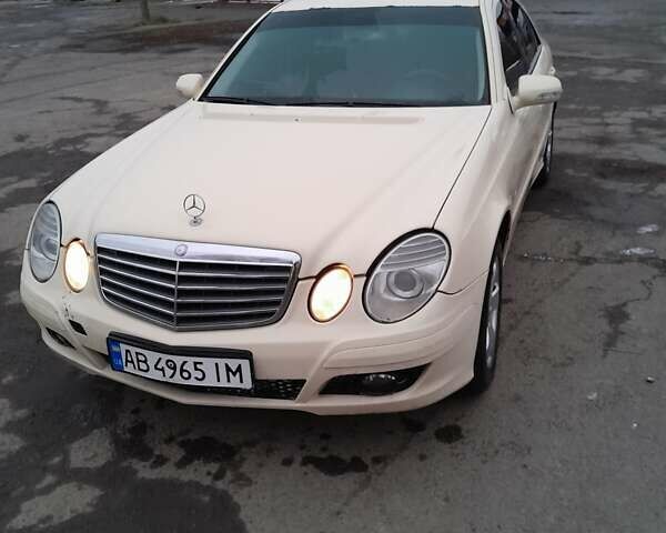 Бежевий Мерседес Е-Клас, об'ємом двигуна 2.15 л та пробігом 560 тис. км за 6700 $, фото 1 на Automoto.ua