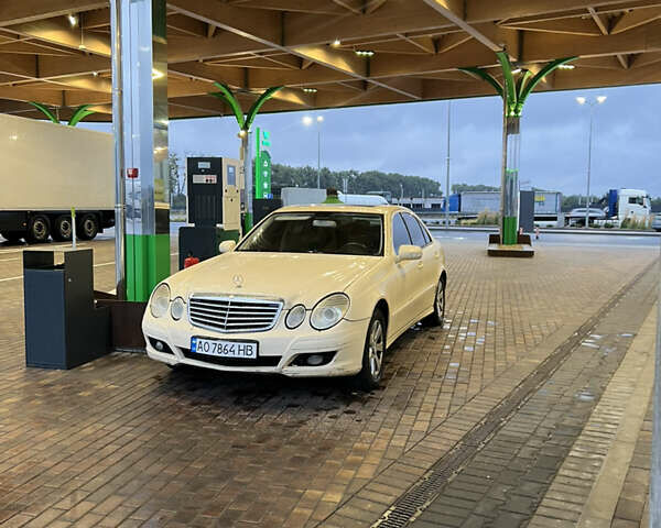 Бежевий Мерседес Е-Клас, об'ємом двигуна 2.2 л та пробігом 518 тис. км за 5350 $, фото 1 на Automoto.ua