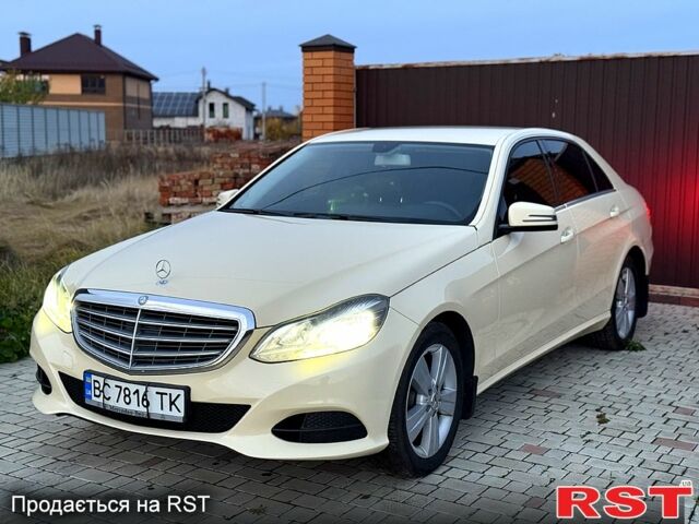 Бежевый Мерседес Е-Класс, объемом двигателя 2.1 л и пробегом 200 тыс. км за 14900 $, фото 1 на Automoto.ua