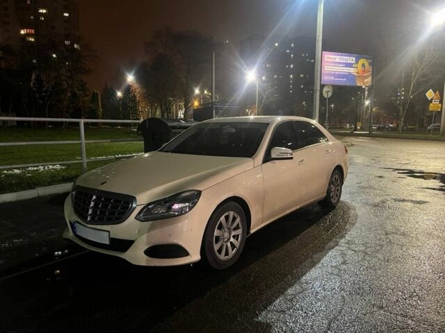 Бежевый Мерседес Е-Класс, объемом двигателя 2.2 л и пробегом 400 тыс. км за 6100 $, фото 1 на Automoto.ua