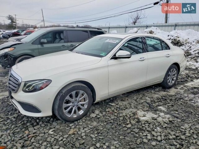 Бежевый Мерседес Е-Класс, объемом двигателя 1.99 л и пробегом 75 тыс. км за 6000 $, фото 1 на Automoto.ua