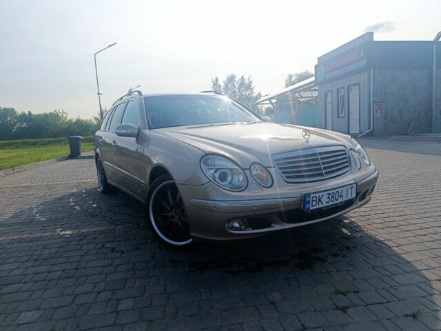 Бежевый Мерседес Е-Класс, объемом двигателя 3.2 л и пробегом 500 тыс. км за 3100 $, фото 1 на Automoto.ua