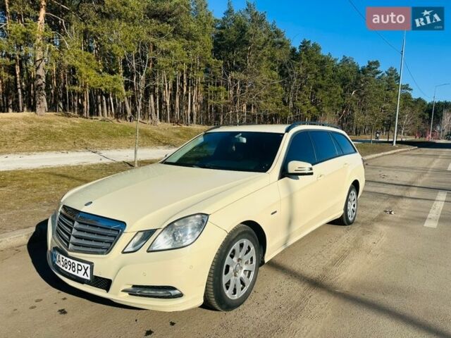 Бежевий Мерседес Е-Клас, об'ємом двигуна 2.14 л та пробігом 314 тис. км за 10800 $, фото 1 на Automoto.ua