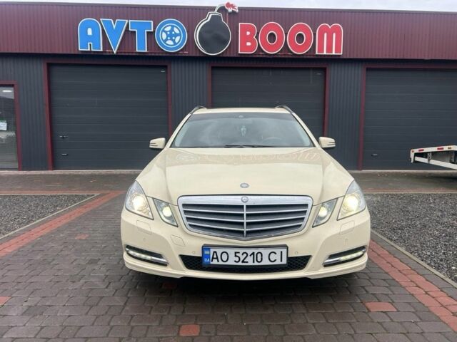Бежевий Мерседес Е-Клас, об'ємом двигуна 2.2 л та пробігом 298 тис. км за 9200 $, фото 1 на Automoto.ua