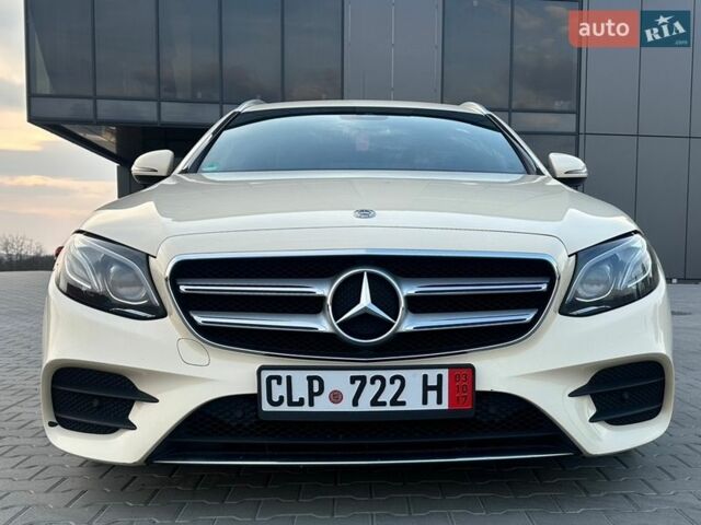 Бежевый Мерседес Е-Класс, объемом двигателя 2 л и пробегом 320 тыс. км за 17383 $, фото 1 на Automoto.ua