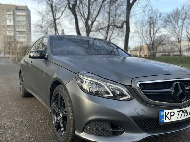Чорний Мерседес Е-Клас, об'ємом двигуна 2 л та пробігом 250 тис. км за 14999 $, фото 1 на Automoto.ua