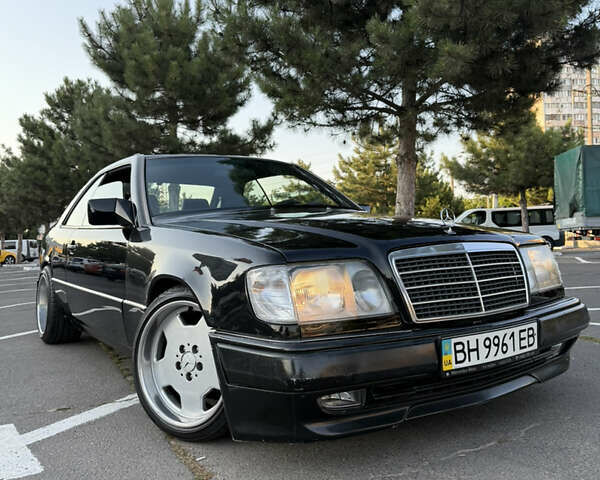 Чорний Мерседес Е-Клас, об'ємом двигуна 2.9 л та пробігом 330 тис. км за 15500 $, фото 1 на Automoto.ua