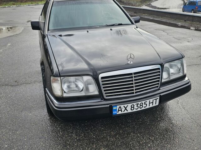 Черный Мерседес Е-Класс, объемом двигателя 2.2 л и пробегом 325 тыс. км за 7000 $, фото 1 на Automoto.ua