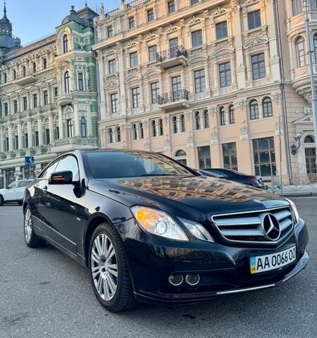 Чорний Мерседес Е-Клас, об'ємом двигуна 2.2 л та пробігом 365 тис. км за 9800 $, фото 1 на Automoto.ua