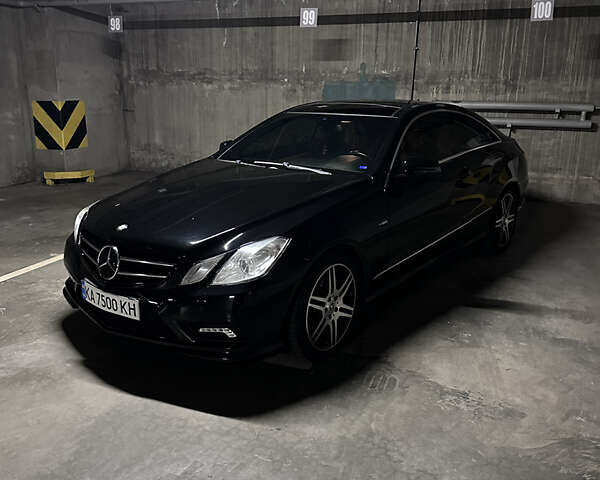 Мерседес Е-Класс 2010 в Кривом Роге на Automoto.ua Черный Мерседес Е-Класс, объемом двигателя 2.99 л и пробегом 180 тыс. км за 15000 $, фото 1 на Automoto.ua