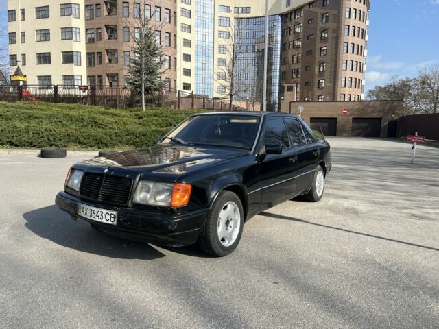 Черный Мерседес Е-Класс, объемом двигателя 2 л и пробегом 299 тыс. км за 1500 $, фото 1 на Automoto.ua