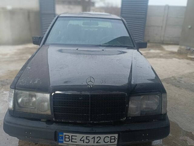 Чорний Мерседес Е-Клас, об'ємом двигуна 2 л та пробігом 277 тис. км за 600 $, фото 1 на Automoto.ua