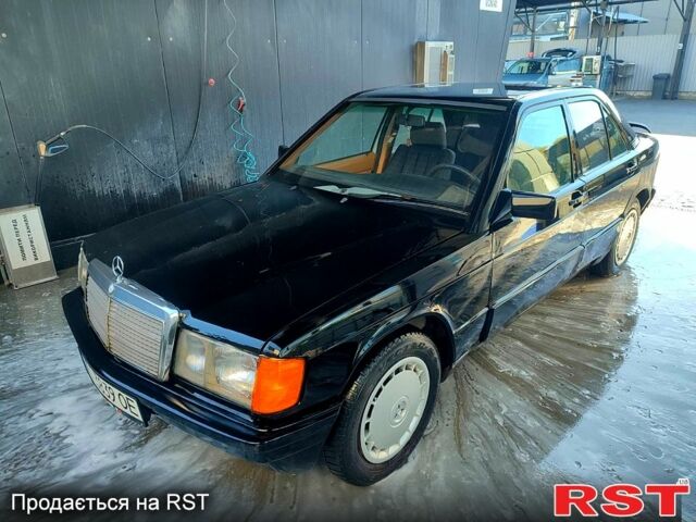 Чорний Мерседес Е-Клас, об'ємом двигуна 2 л та пробігом 250 тис. км за 1700 $, фото 1 на Automoto.ua