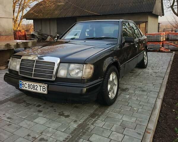 Черный Мерседес Е-Класс, объемом двигателя 2.3 л и пробегом 358 тыс. км за 1750 $, фото 1 на Automoto.ua