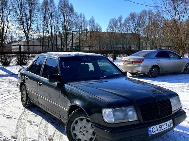 Чорний Мерседес Е-Клас, об'ємом двигуна 2.3 л та пробігом 230 тис. км за 2200 $, фото 1 на Automoto.ua