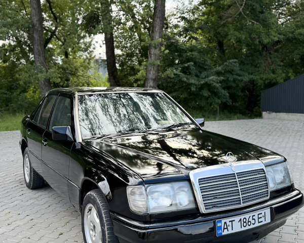 Черный Мерседес Е-Класс, объемом двигателя 2.5 л и пробегом 400 тыс. км за 2000 $, фото 1 на Automoto.ua
