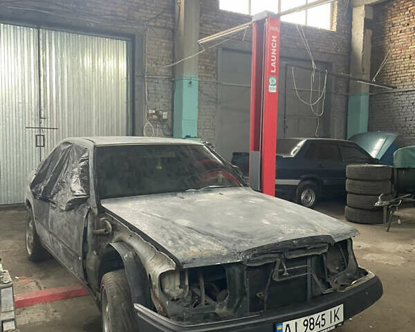 Чорний Мерседес Е-Клас, об'ємом двигуна 2.55 л та пробігом 530 тис. км за 2500 $, фото 1 на Automoto.ua