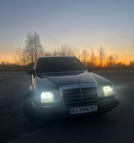 Черный Мерседес Е-Класс, объемом двигателя 2.5 л и пробегом 355 тыс. км за 2800 $, фото 1 на Automoto.ua