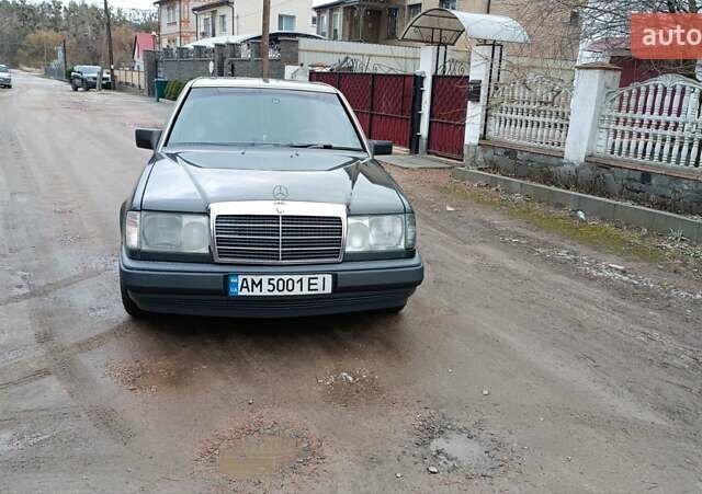 Черный Мерседес Е-Класс, объемом двигателя 2 л и пробегом 365 тыс. км за 3300 $, фото 1 на Automoto.ua