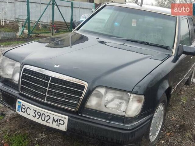 Черный Мерседес Е-Класс, объемом двигателя 2.3 л и пробегом 299 тыс. км за 2700 $, фото 1 на Automoto.ua