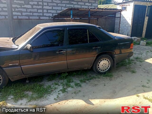 Чорний Мерседес Е-Клас, об'ємом двигуна 2.3 л та пробігом 0 тис. км за 700 $, фото 1 на Automoto.ua