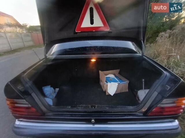 Чорний Мерседес Е-Клас, об'ємом двигуна 2.5 л та пробігом 438 тис. км за 3200 $, фото 1 на Automoto.ua