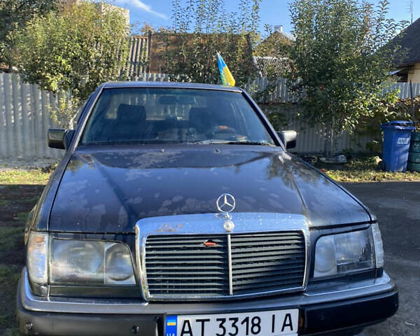 Черный Мерседес Е-Класс, объемом двигателя 2.5 л и пробегом 600 тыс. км за 2800 $, фото 1 на Automoto.ua