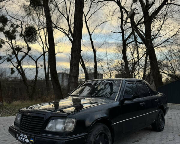 Черный Мерседес Е-Класс, объемом двигателя 2.5 л и пробегом 400 тыс. км за 1999 $, фото 1 на Automoto.ua
