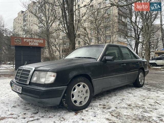 Черный Мерседес Е-Класс, объемом двигателя 2.3 л и пробегом 347 тыс. км за 3200 $, фото 1 на Automoto.ua