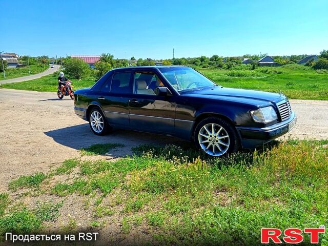 Чорний Мерседес Е-Клас, об'ємом двигуна 2.8 л та пробігом 263 тис. км за 1700 $, фото 1 на Automoto.ua