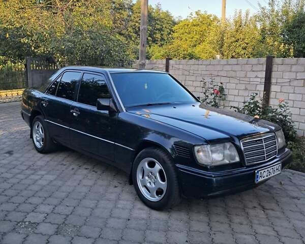 Чорний Мерседес Е-Клас, об'ємом двигуна 2.5 л та пробігом 356 тис. км за 5000 $, фото 1 на Automoto.ua