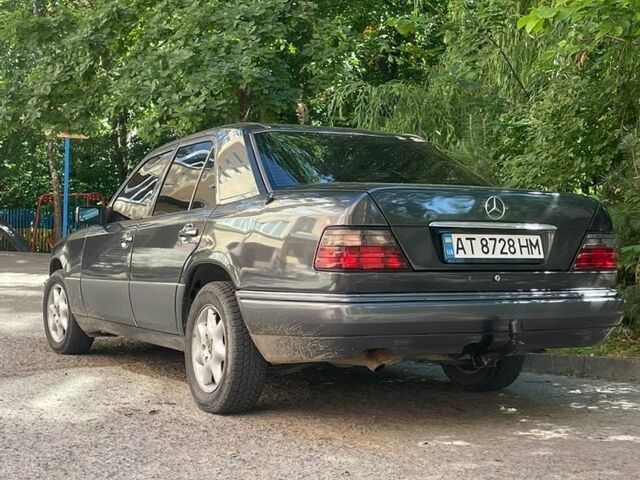 Чорний Мерседес Е-Клас, об'ємом двигуна 2.5 л та пробігом 628 тис. км за 3500 $, фото 1 на Automoto.ua