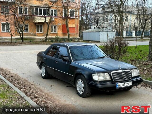 Черный Мерседес Е-Класс, объемом двигателя 2.8 л и пробегом 200 тыс. км за 1799 $, фото 1 на Automoto.ua