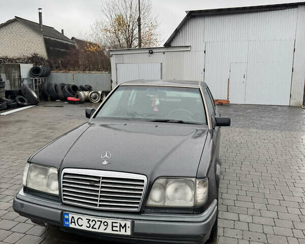 Чорний Мерседес Е-Клас, об'ємом двигуна 2.5 л та пробігом 535 тис. км за 3000 $, фото 1 на Automoto.ua