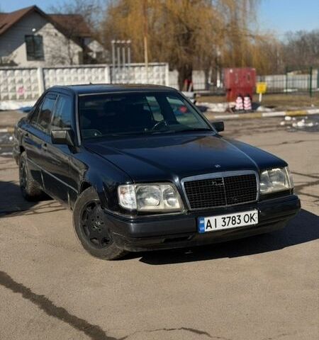 Чорний Мерседес Е-Клас, об'ємом двигуна 2.2 л та пробігом 300 тис. км за 1750 $, фото 1 на Automoto.ua