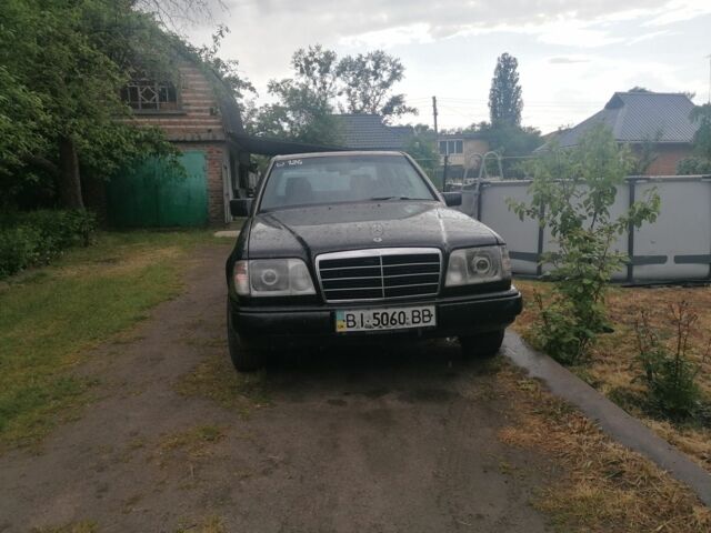 Чорний Мерседес Е-Клас, об'ємом двигуна 2.2 л та пробігом 517 тис. км за 2320 $, фото 1 на Automoto.ua