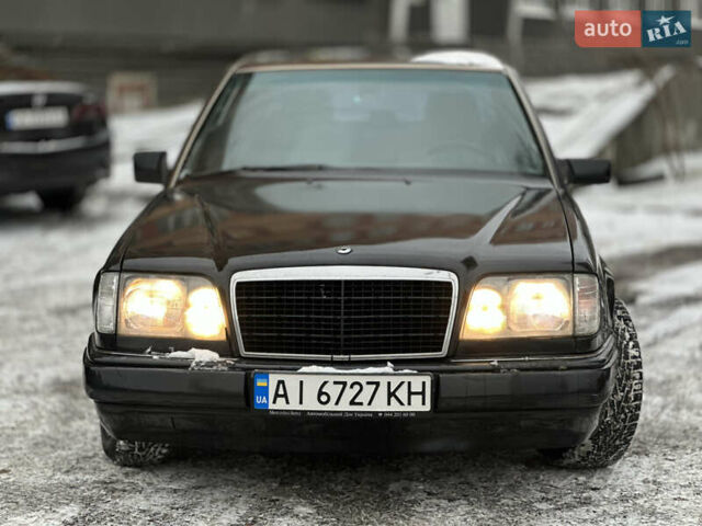 Чорний Мерседес Е-Клас, об'ємом двигуна 2.2 л та пробігом 378 тис. км за 1800 $, фото 1 на Automoto.ua