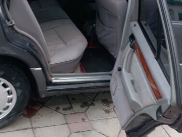 Чорний Мерседес Е-Клас, об'ємом двигуна 2.2 л та пробігом 355 тис. км за 2900 $, фото 1 на Automoto.ua